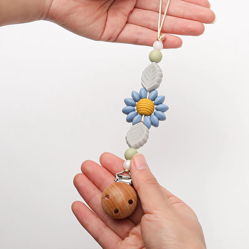 Cadena de Chupete de Silicona y Madera – Diseño Floral