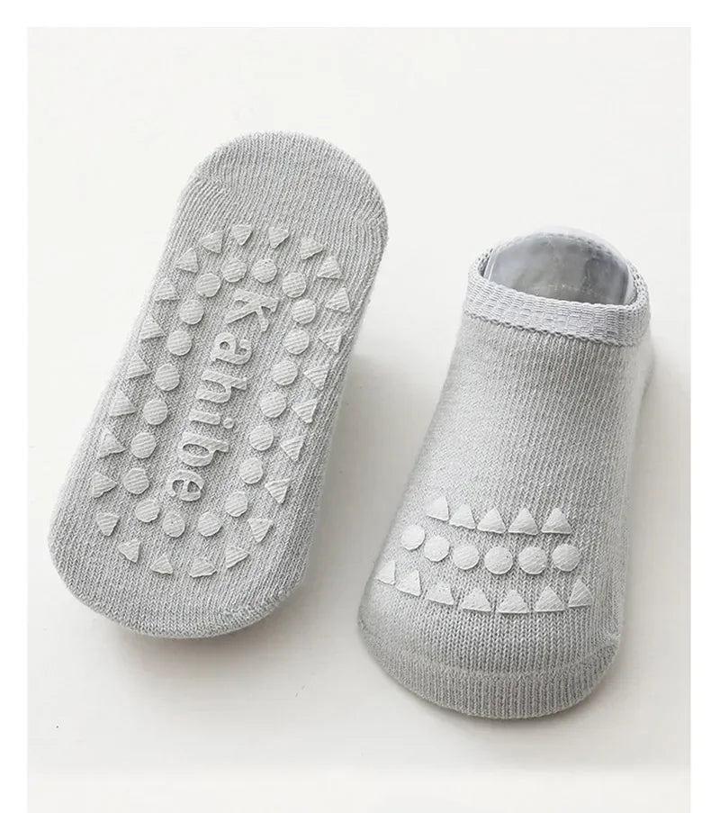 Conjunto de calcetines y rodilleras para bebé