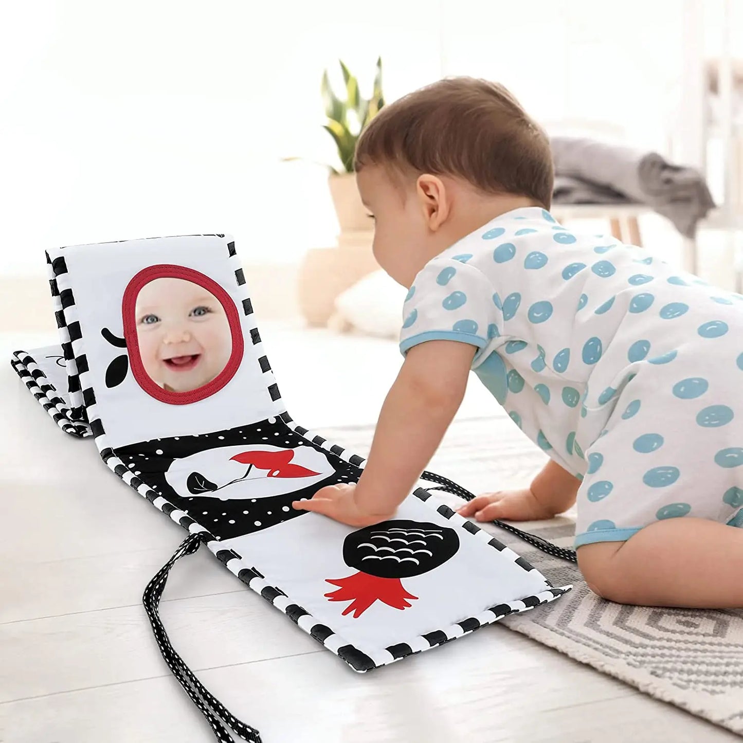 Libro Sensorial en Blanco y Negro para Bebés