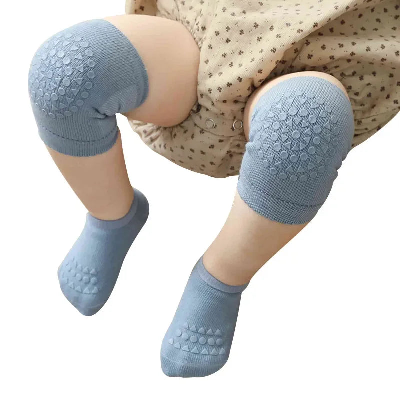 Conjunto de calcetines y rodilleras para bebé