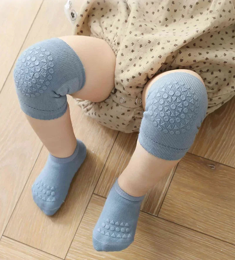 Conjunto de calcetines y rodilleras para bebé