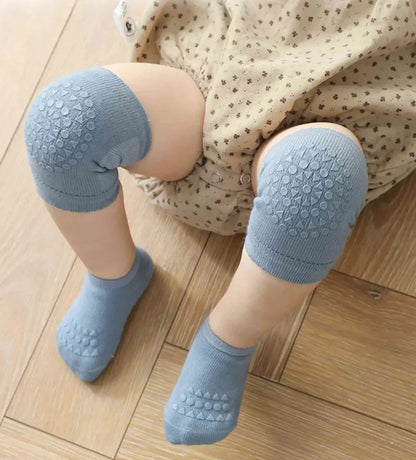 Conjunto de calcetines y rodilleras para bebé