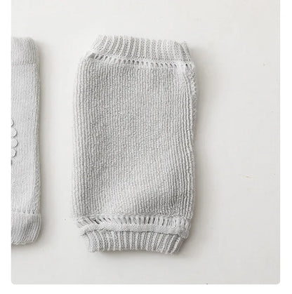 Conjunto de calcetines y rodilleras para bebé